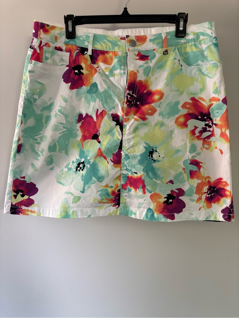 Croft and Barrow A-Line Skort in White, Aqua & Coral